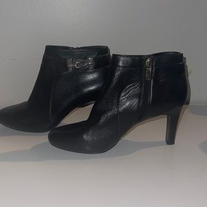 bandolino heeled booties
